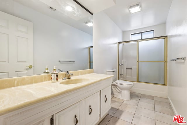 22451 Dolorosa Street, Woodland Hills, CA 91367 — photo 15 of 17
