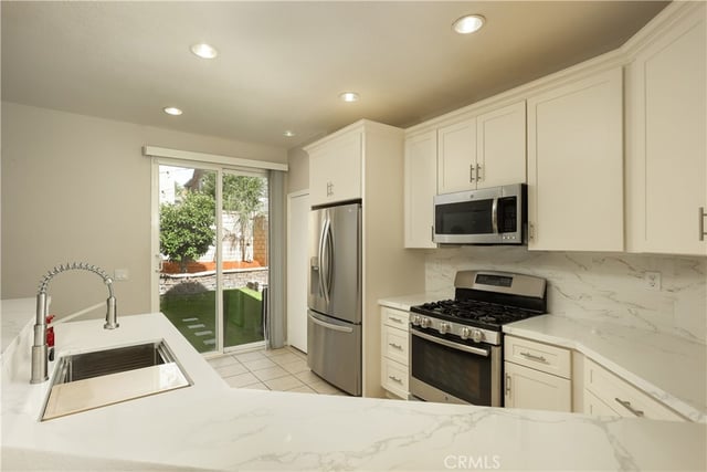 28215 Clementine Drive, Saugus, CA 91350 — photo 4 of 25