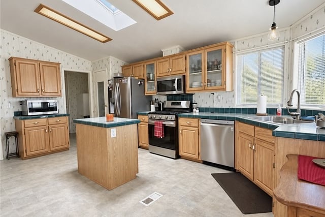 27361 Sierra Highway 119, Canyon Country, CA 91351 — photo 8 of 13