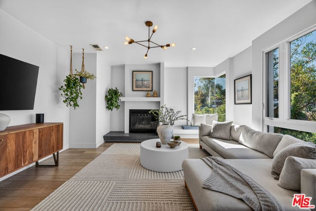3457 Primera Avenue, Los Angeles, CA 90068 — photo 11 of 51