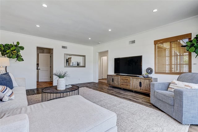 12509 Manor, Hawthorne, CA 90250 — photo 4 of 30