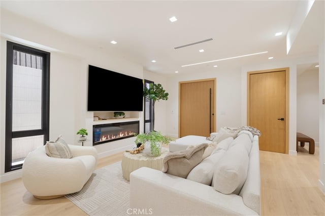 1036 Lanark, Los Angeles, CA 90041 — photo 8 of 46