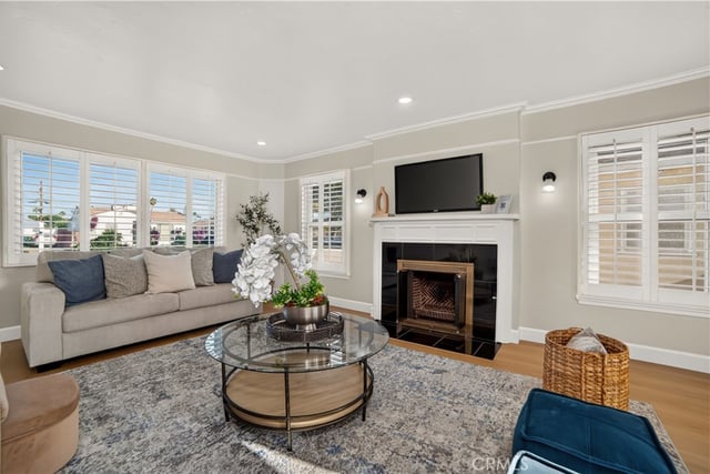 8713 S 7th Avenue, Inglewood, CA 90305 — photo 10 of 59