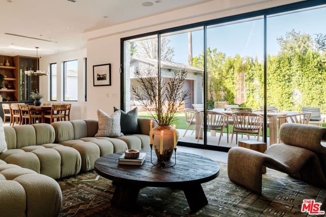 15473 La Maida Street, Sherman Oaks, CA 91403 — photo 11 of 57