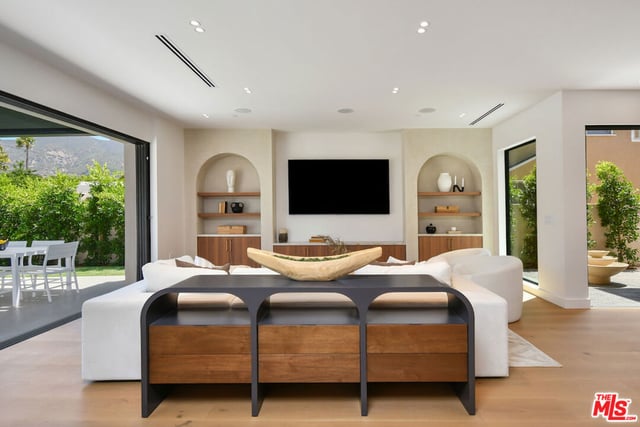112 S Valley Street, Toluca Lake, CA 91505 — photo 19 of 60