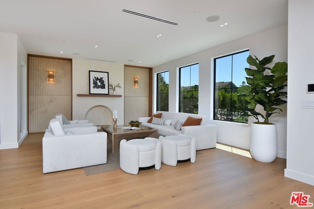 112 S Valley Street, Toluca Lake, CA 91505 — photo 6 of 60