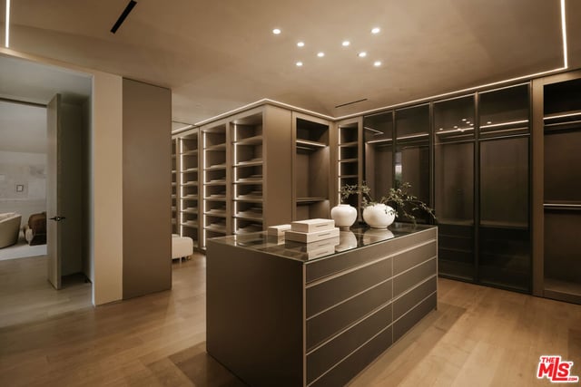 510 N Alpine Drive, Beverly Hills, CA 90210 — photo 18 of 33