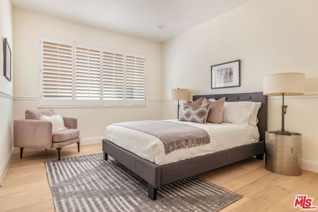 10511 Ashton Avenue 305, Los Angeles, CA 90024 — photo 11 of 16