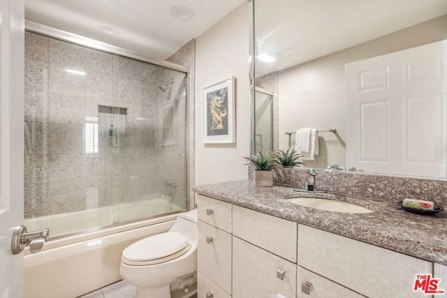 10511 Ashton Avenue 305, Los Angeles, CA 90024 — photo 12 of 16
