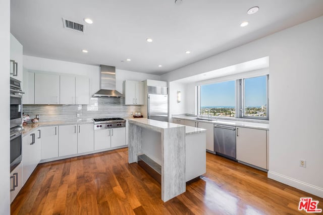 10800 Wilshire Boulevard 1101, Los Angeles, CA 90024 — photo 15 of 40