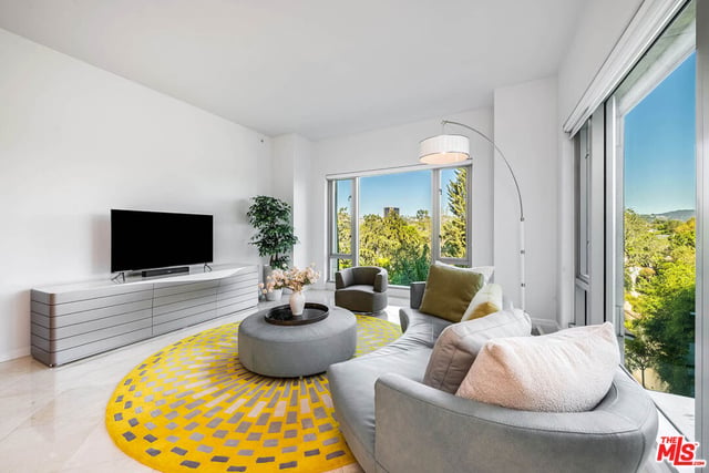 10727 Wilshire Boulevard 502, Los Angeles, CA 90024 — photo 12 of 31