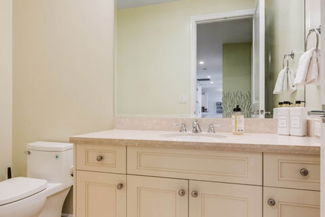 10727 Wilshire Boulevard 502, Los Angeles, CA 90024 — photo 17 of 31