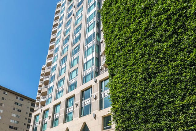 10727 Wilshire Boulevard 502, Los Angeles, CA 90024 — photo 2 of 31