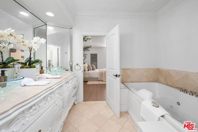 491 S Spalding Drive, Beverly Hills, CA 90212 — photo 21 of 42