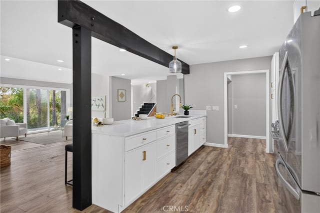 21530 Yucatan Avenue, Woodland Hills, CA 91364 — photo 14 of 44