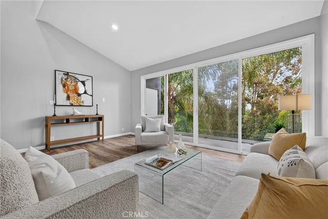21530 Yucatan Avenue, Woodland Hills, CA 91364 — photo 9 of 44