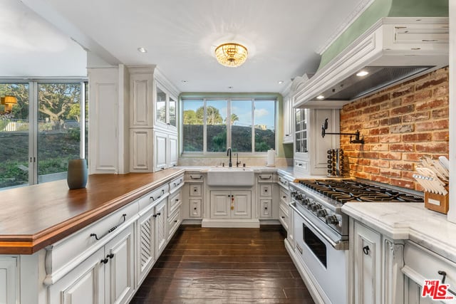 17366 W Sunset Boulevard 102, Los Angeles, CA 90272 — photo 4 of 15
