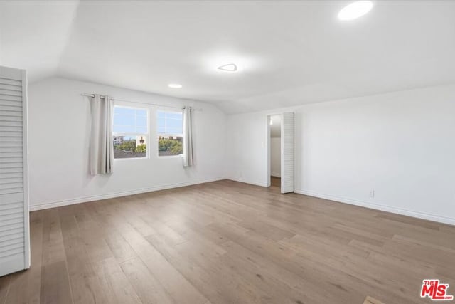 729 S Bronson Avenue, Los Angeles, CA 90005 — photo 14 of 55