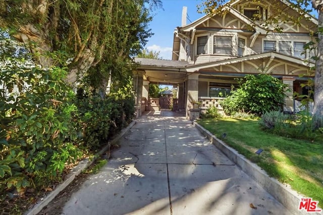 729 S Bronson Avenue, Los Angeles, CA 90005 — photo 21 of 55