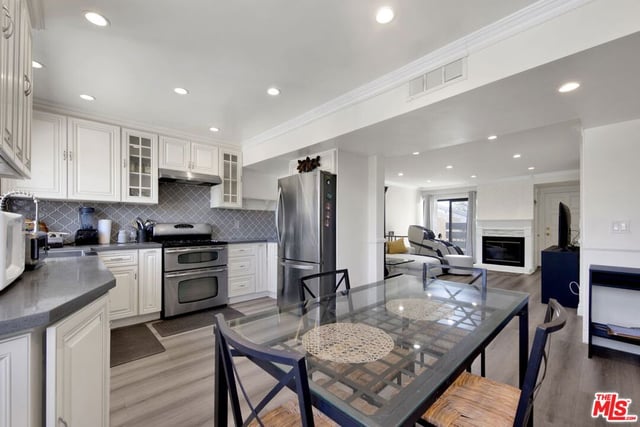 6840 Balboa Boulevard 507, Los Angeles, CA 91406 — photo 11 of 26
