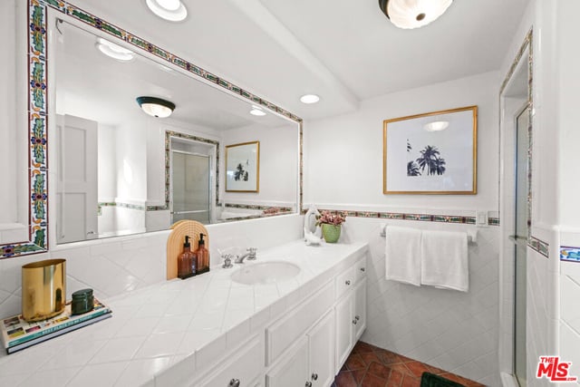 10323 Dunkirk Avenue, Los Angeles, CA 90025 — photo 10 of 19