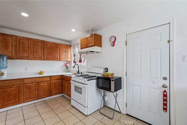23702 Enola, Carson, CA 90745 — photo 8 of 43