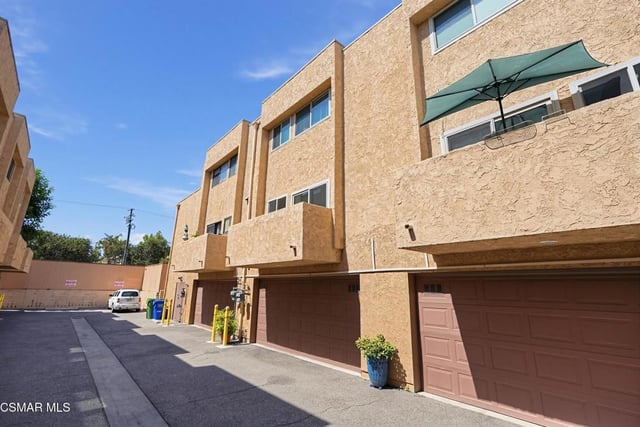 5307 Wilkinson Avenue 19b, Valley Village, CA 91607 — photo 27 of 32