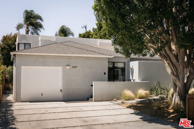 12507 Westminster Avenue, Los Angeles, CA 90066 — photo 2 of 40