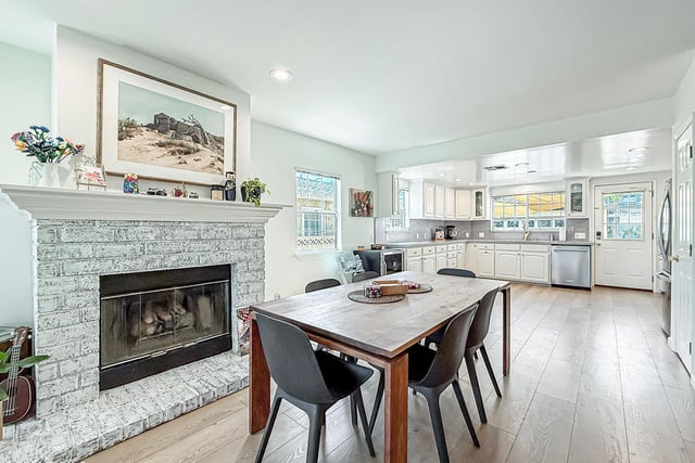 2035 N Evergreen Street, Burbank, CA 91505 — photo 12 of 41