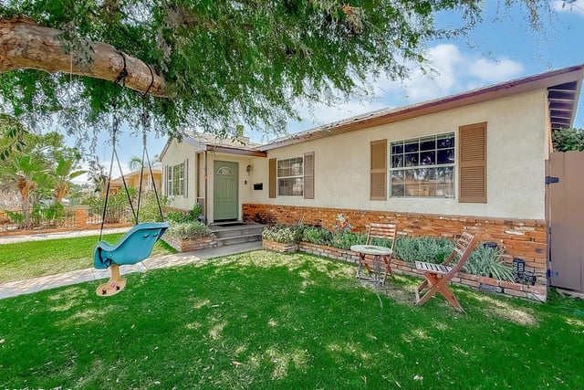 2035 N Evergreen Street, Burbank, CA 91505 — photo 4 of 41