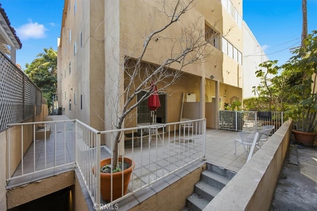 2205 S Bentley Avenue 102, Los Angeles, CA 90064 — photo 36 of 43
