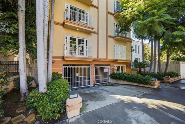 2205 S Bentley Avenue 102, Los Angeles, CA 90064 — photo 5 of 43