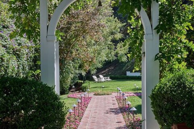 1827 N Beverly Drive, Los Angeles, CA 90210 — photo 17 of 26