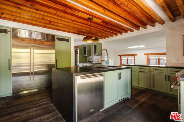 706 Navy Street, Santa Monica, CA 90405 — photo 10 of 34