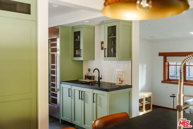706 Navy Street, Santa Monica, CA 90405 — photo 11 of 34