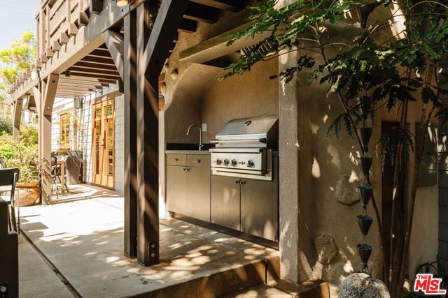 706 Navy Street, Santa Monica, CA 90405 — photo 14 of 34