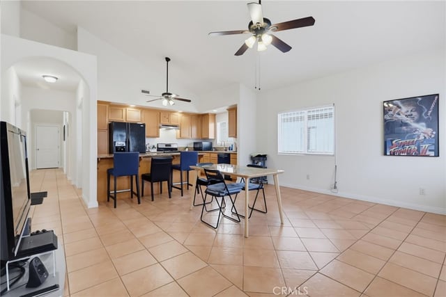 2542 E Madison Street, Carson, CA 90810 — photo 5 of 38