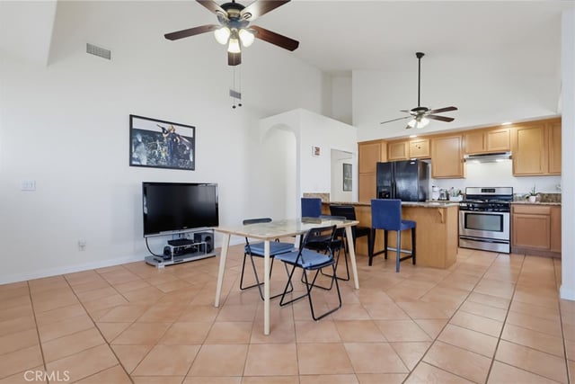 2542 E Madison Street, Carson, CA 90810 — photo 6 of 38