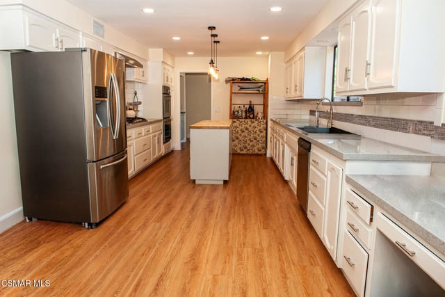17912 Tiara Street, Encino, CA 91316 — photo 7 of 43