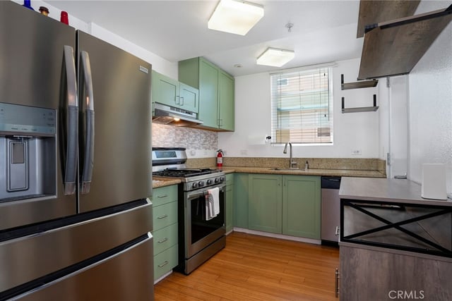 302 E 19th 3, Long Beach, CA 90806 — photo 2 of 19