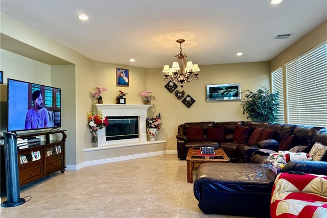 5721 Velvet Oak Court, Simi Valley, CA 93063 — photo 11 of 45