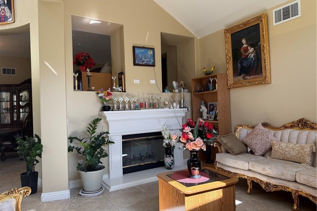 5721 Velvet Oak Court, Simi Valley, CA 93063 — photo 9 of 45