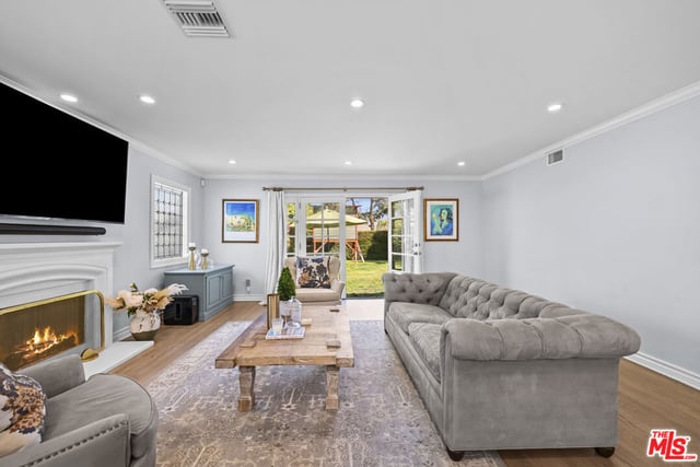 4311 Laurelgrove Avenue, Studio City, CA 91604 — photo 4 of 17