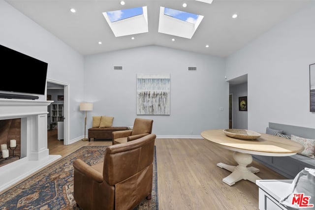 4311 Laurelgrove Avenue, Studio City, CA 91604 — photo 6 of 17