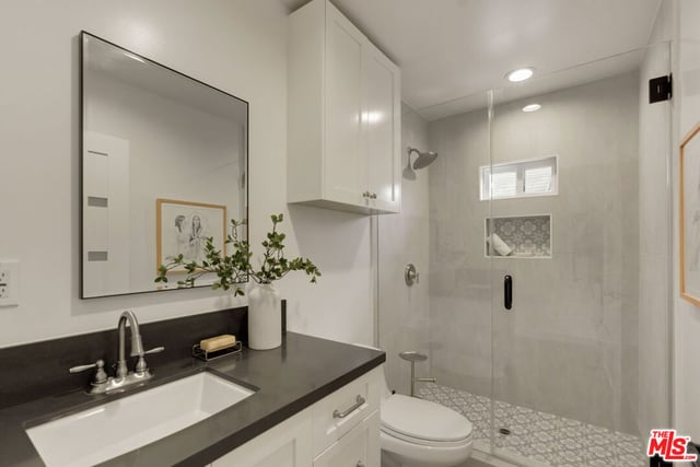 1556 La Baig Ave, Los Angeles, CA 90028 — photo 33 of 36