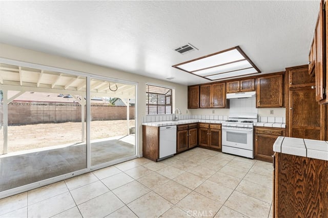 38470 Division, Palmdale, CA 93550 — photo 13 of 39