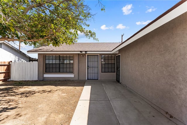 38470 Division, Palmdale, CA 93550 — photo 6 of 39