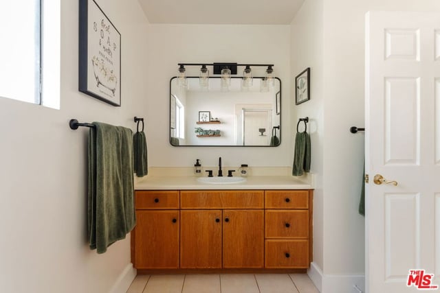 17623 Bromley Street, Encino, CA 91316 — photo 13 of 21