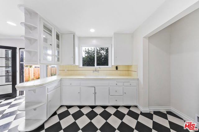 1926 Hauser Boulevard, Los Angeles, CA 90016 — photo 10 of 22