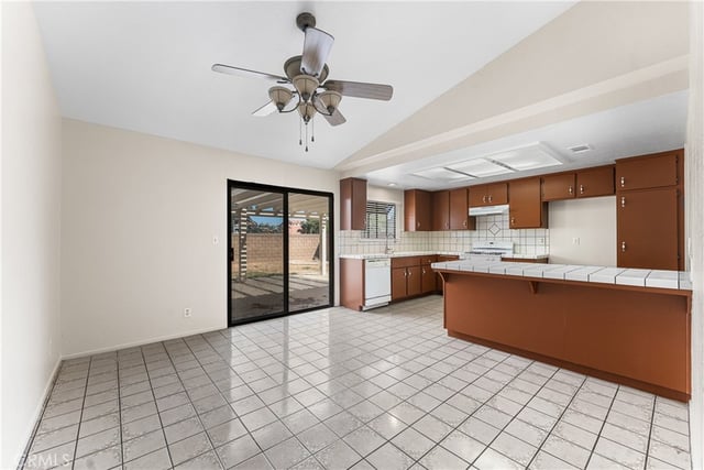 2427 Oakcrest, Palmdale, CA 93550 — photo 13 of 41